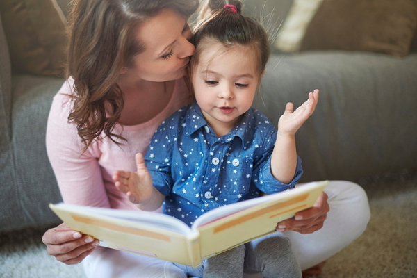 Alleinerziehende Mutter mit Kind